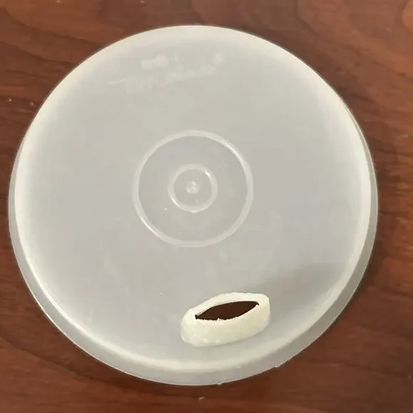 Tupperware 109 7oz Bell Cups Primary Colors 1552 Lips Used Condition - Picture 11 of 11